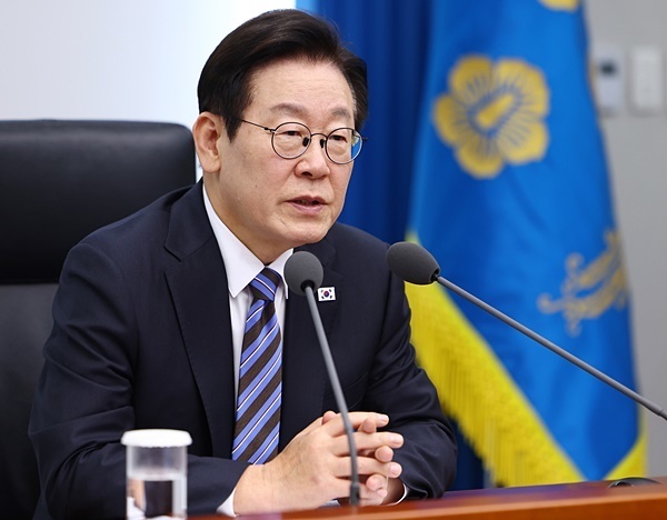 이재명 대통령이 지난 13일 용산 대통령실에서 열린 수석보좌관회의에서 발언하고 있다./연합뉴스