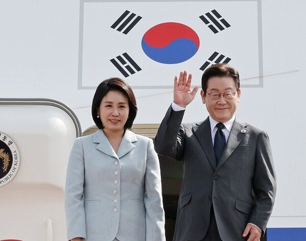 출국하는 이재명 대통령 부부./연합뉴스