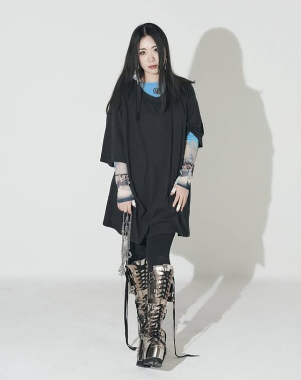 유신애, 감정의 표면을 베다…‘Ghetto Bouquet’로 감각 충돌 전시 연다 / 사진=유신애인스타그램