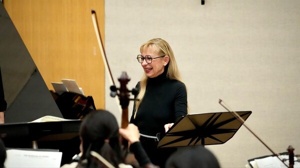 스스로를 성악가이기 전에 배우라고 여겼던 나탈리 드세이의 무대는 늘 음악과 연극이 경계없이 어우러졌다.