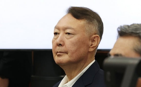 윤석열 전 대통령이 지난 9월 26일 서울 서초구 서울중앙지방법원에서 열린 윤석열 전 대통령에 대한 '특수공무 집행 방해, 직권남용 권리행사 방해 혐의' 재판에서 발언하고 있다./사진=서울중앙지방법원 제공 영상 캡처