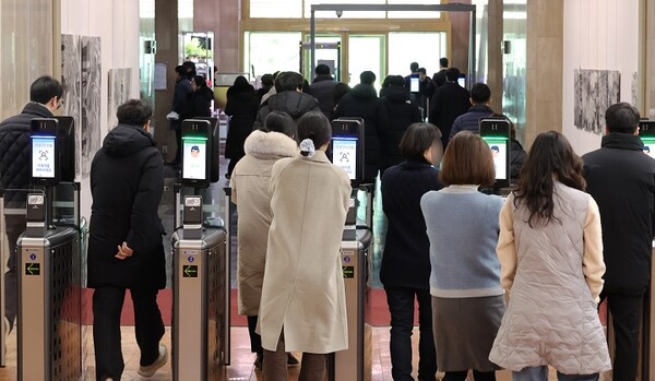 ‘파면까지 가능’…공무원 ‘간부 모시는 날’ 익명 신고센터 개설 / 사진=대한민국 정책브리핑