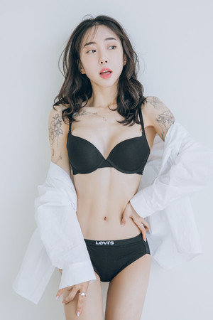 크리에이터 참새, 스타일디택트 이커머스 전속계약 체결 - 뉴스 썸네일 이미지