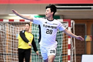[핸드볼 H리그] <b>두산</b>, 하남시청 꺾고 <b>5연승</b> 질주