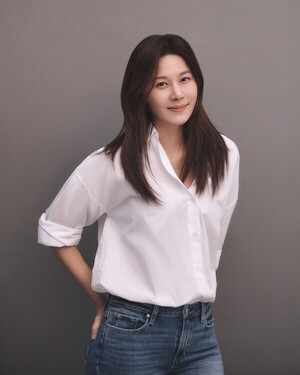 배우 <b>김하늘</b>, <b>빌리언스</b>와 <b>전속계약</b>