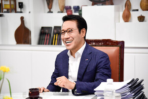 원칙 지킨 베테랑의 좌천, 최경식 남원시장 '인사 보복' 논란 - 뉴스 썸네일 이미지