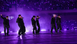 <b>BTS</b> 부산<b>공연</b> 1시간 넘게 지연…하이브 사과, 안전사고는 없었다