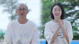 '결혼 1년' <b>최여진</b><b>김재욱</b>, 수영장 갖춘 <b>신혼집</b>...'3층 쌍둥이 저택' 최...