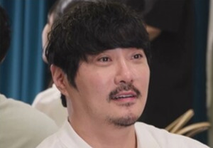 <b>KCM</b>, 15년 만에 결혼식 공개...<b>웨딩드레스</b> 입은 아내에 '울컥'